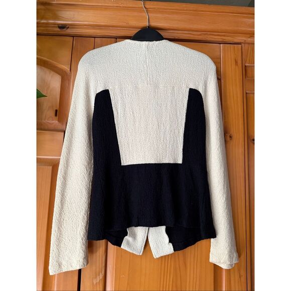St. John Collection Colorblock Santana Knit Collarless Jacket Ivory & Black Sz 0 - Picture 10 of 14